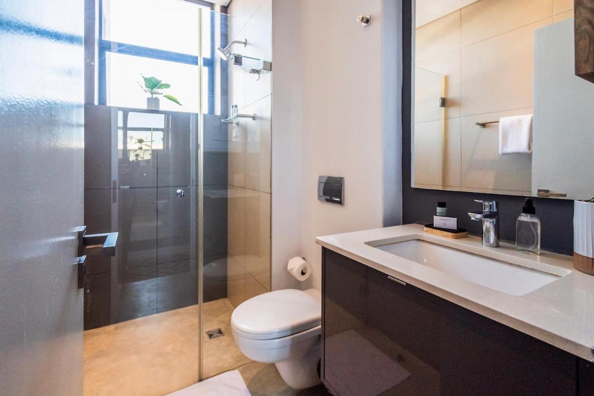 Stylish Point Apartment *